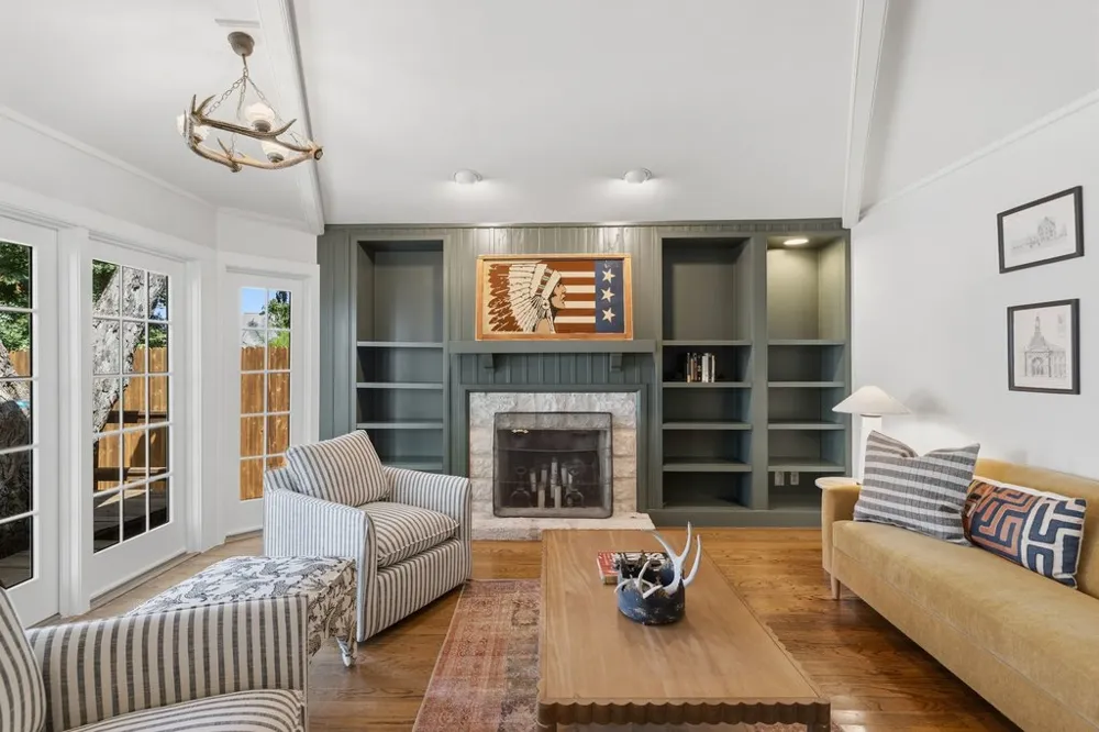 308 E Travis Street Fredericksburg, TX 78624