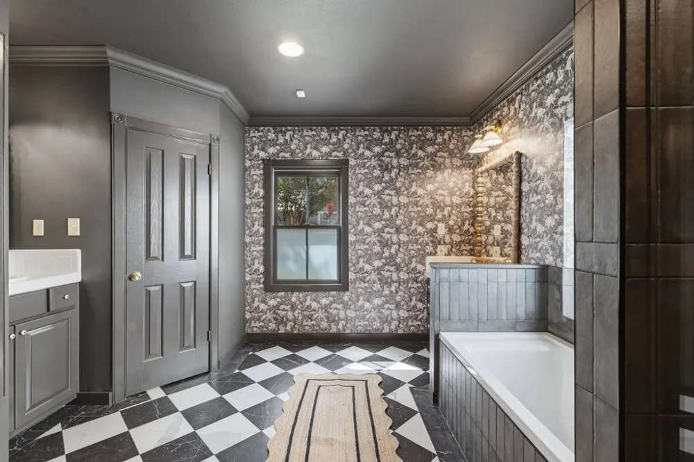 308 E Travis Street Fredericksburg, TX 78624