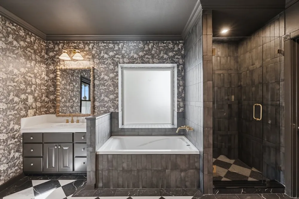 308 E Travis Street Fredericksburg, TX 78624