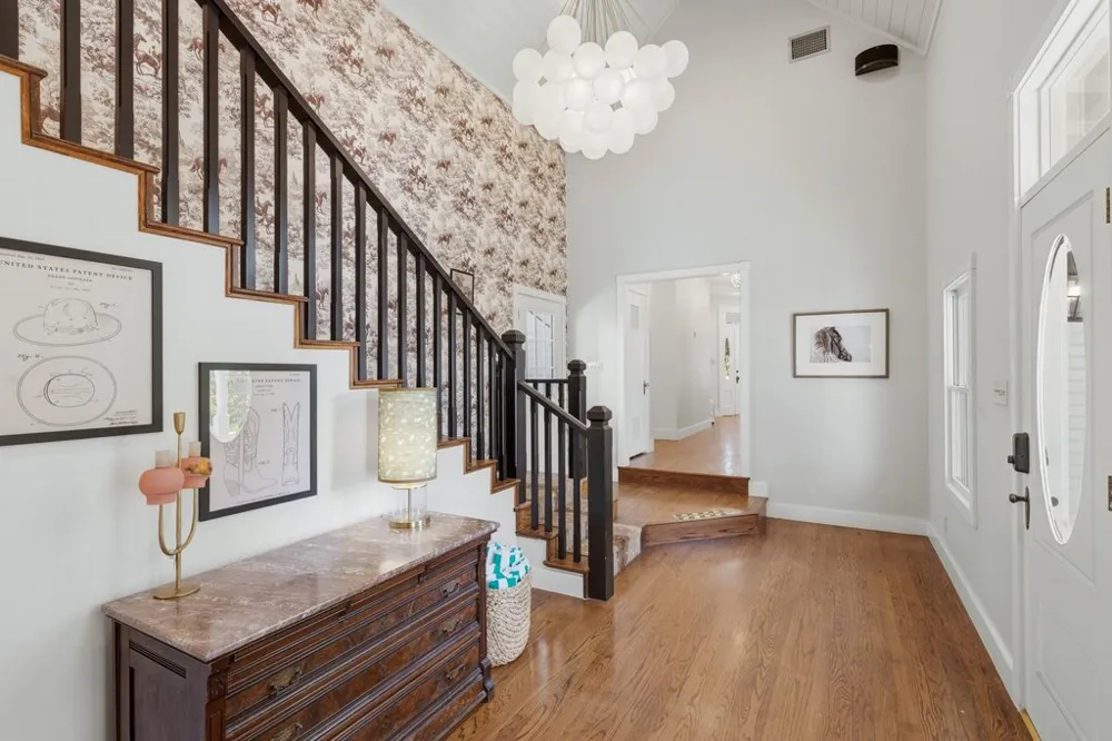 308 E Travis Street Fredericksburg, TX 78624