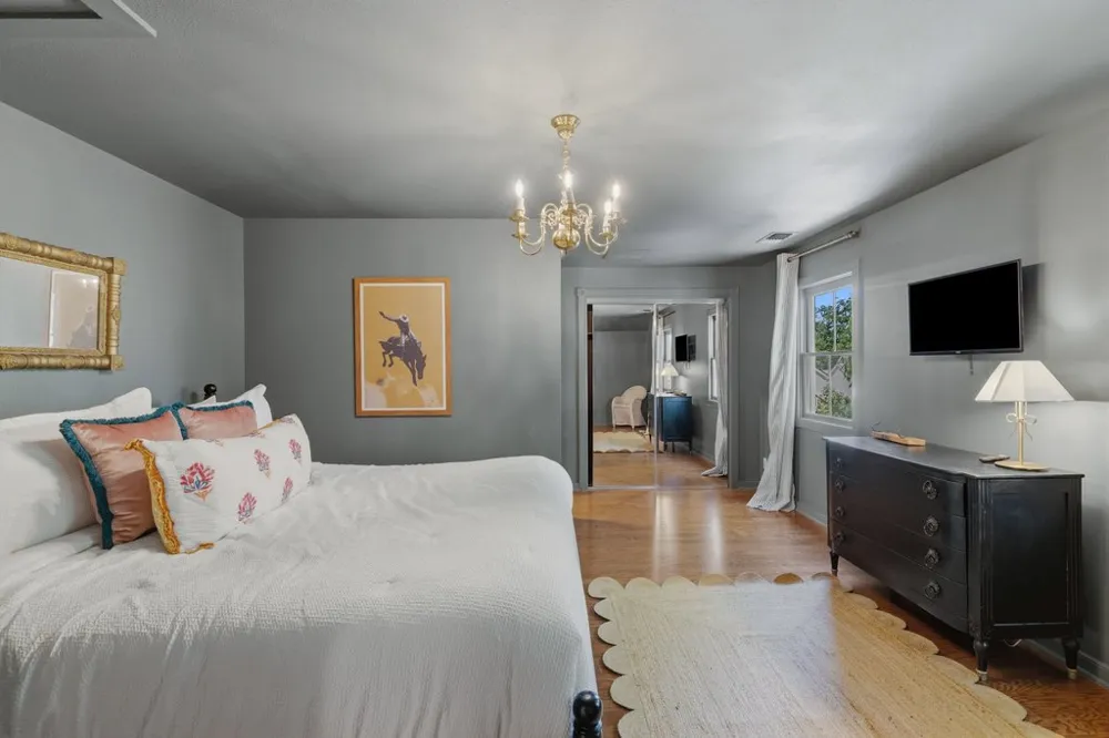 308 E Travis Street Fredericksburg, TX 78624