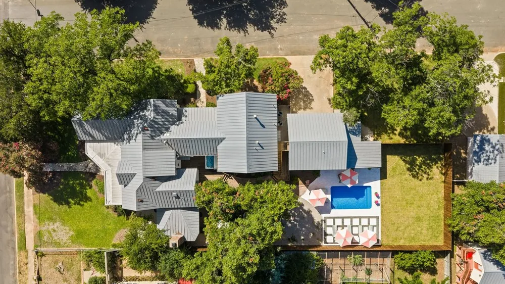 308 E Travis Street Fredericksburg, TX 78624