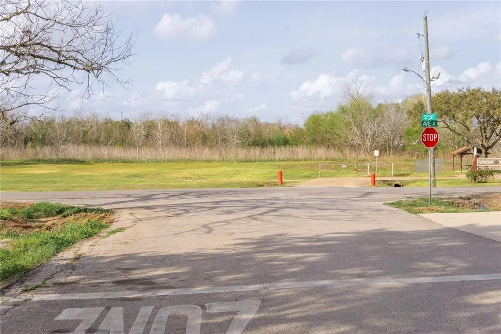 204 3rd Street Rosenberg, TX 77471