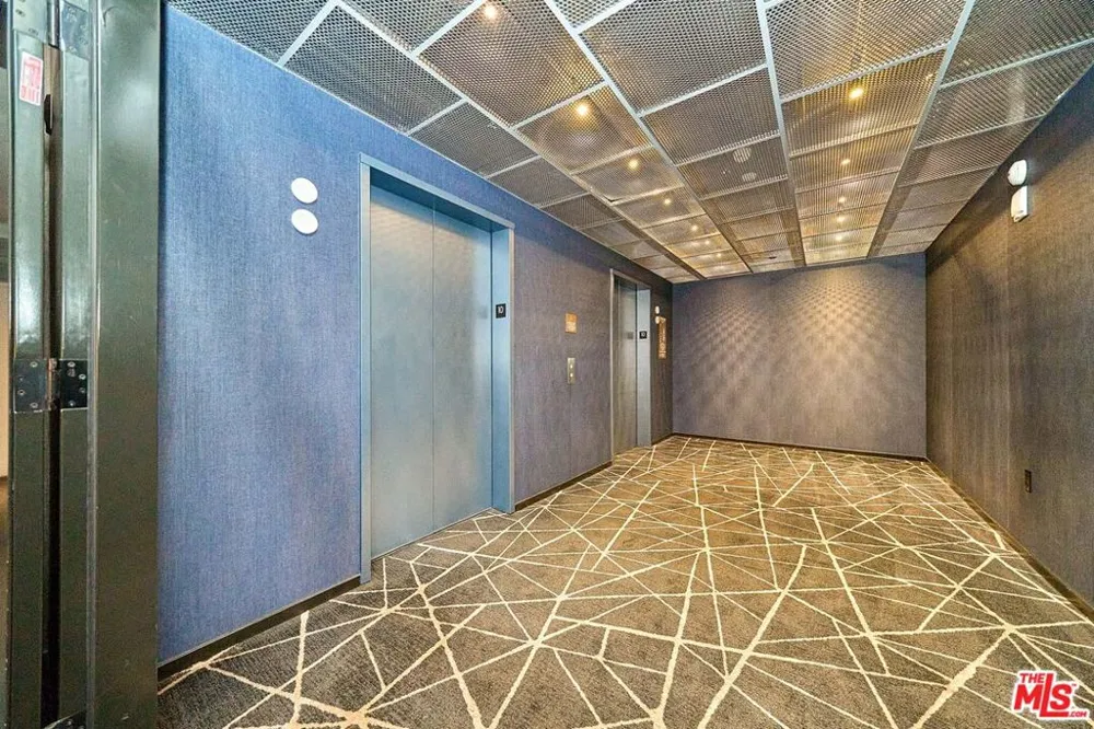 1050 S Grand Avenue #1008 Los Angeles, CA 90015