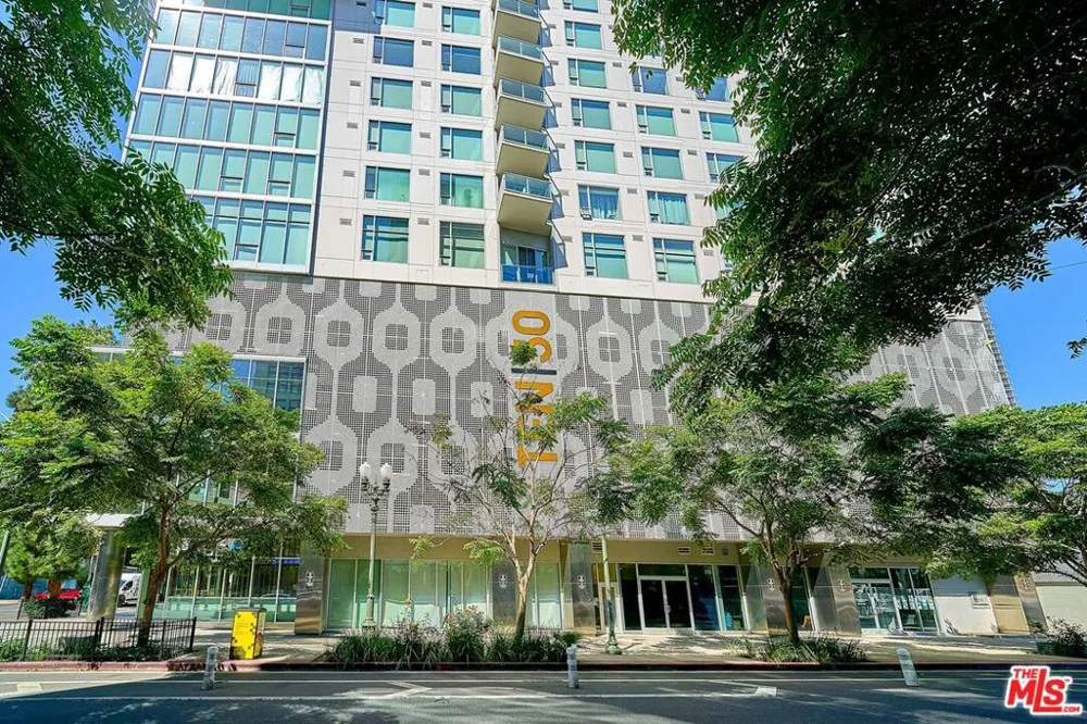 1050 S Grand Avenue #1008 Los Angeles, CA 90015