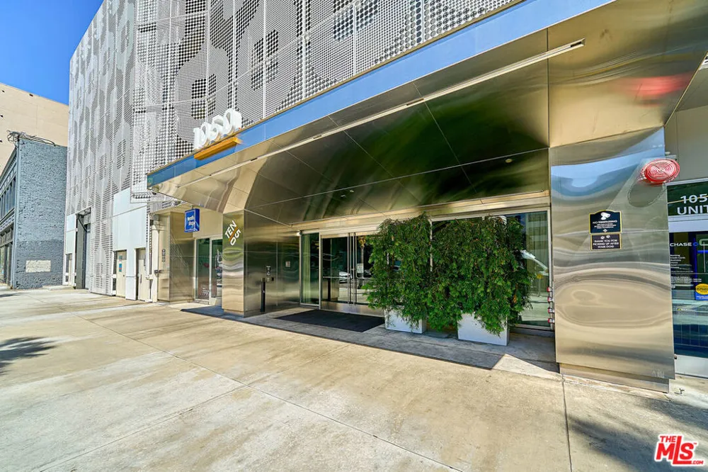 1050 S Grand Avenue #1008 Los Angeles, CA 90015