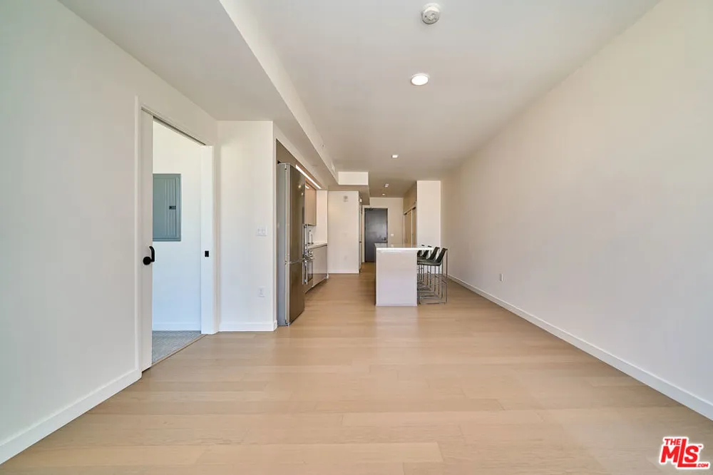 1050 S Grand Avenue #1008 Los Angeles, CA 90015