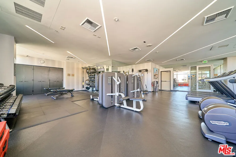 1050 S Grand Avenue #1008 Los Angeles, CA 90015