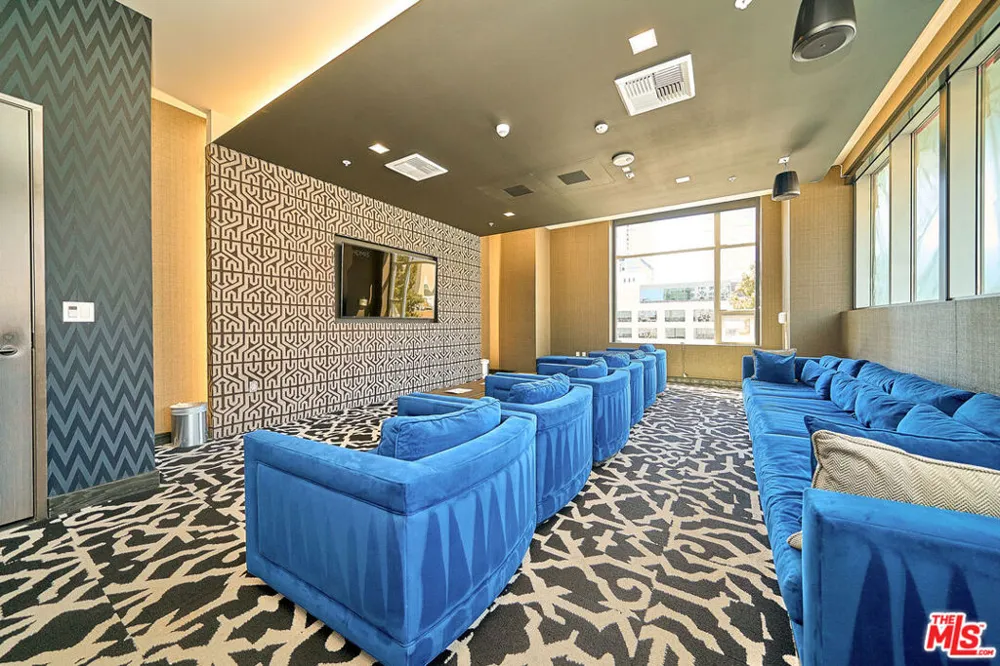 1050 S Grand Avenue #1008 Los Angeles, CA 90015