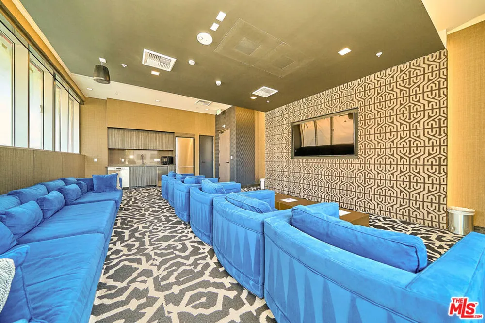 1050 S Grand Avenue #1008 Los Angeles, CA 90015