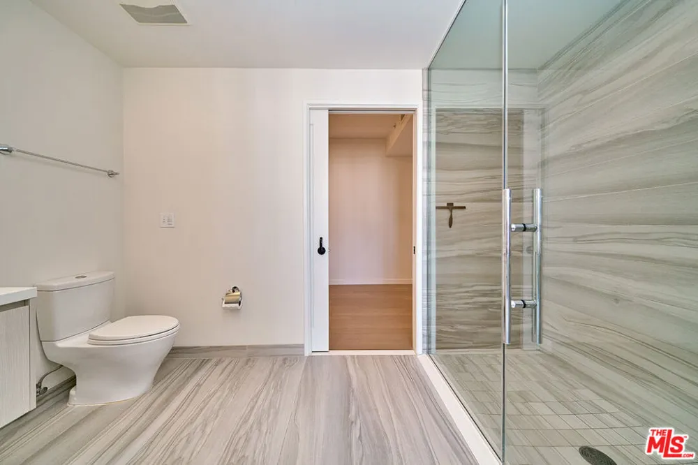 1050 S Grand Avenue #1008 Los Angeles, CA 90015