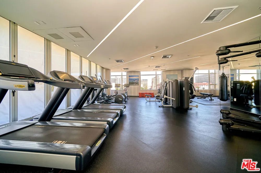 1050 S Grand Avenue #1008 Los Angeles, CA 90015