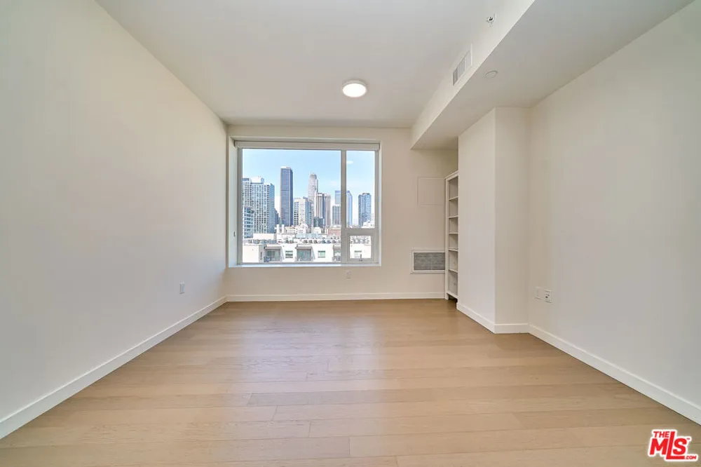 1050 S Grand Avenue #1008 Los Angeles, CA 90015