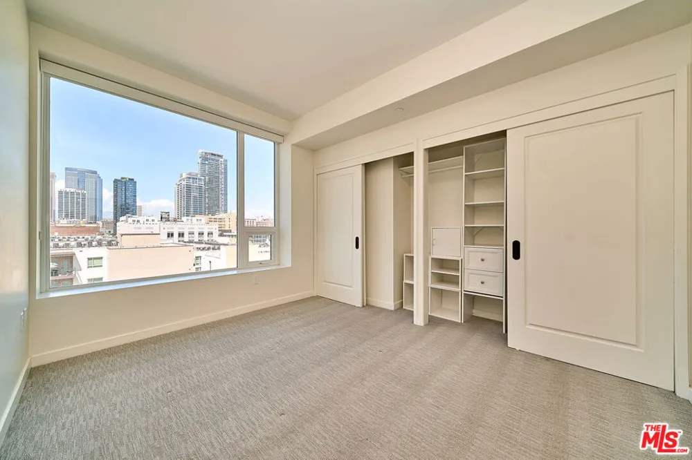 1050 S Grand Avenue #1008 Los Angeles, CA 90015