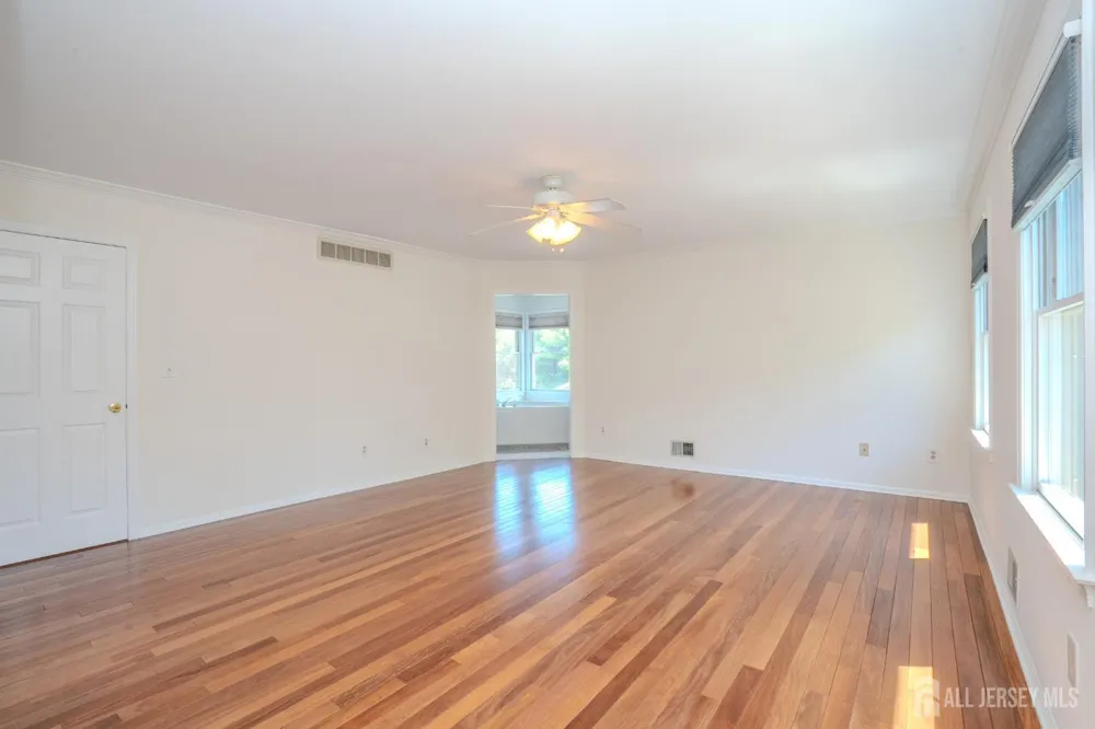 32 W Kincaid Drive West Windsor, NJ 08550
