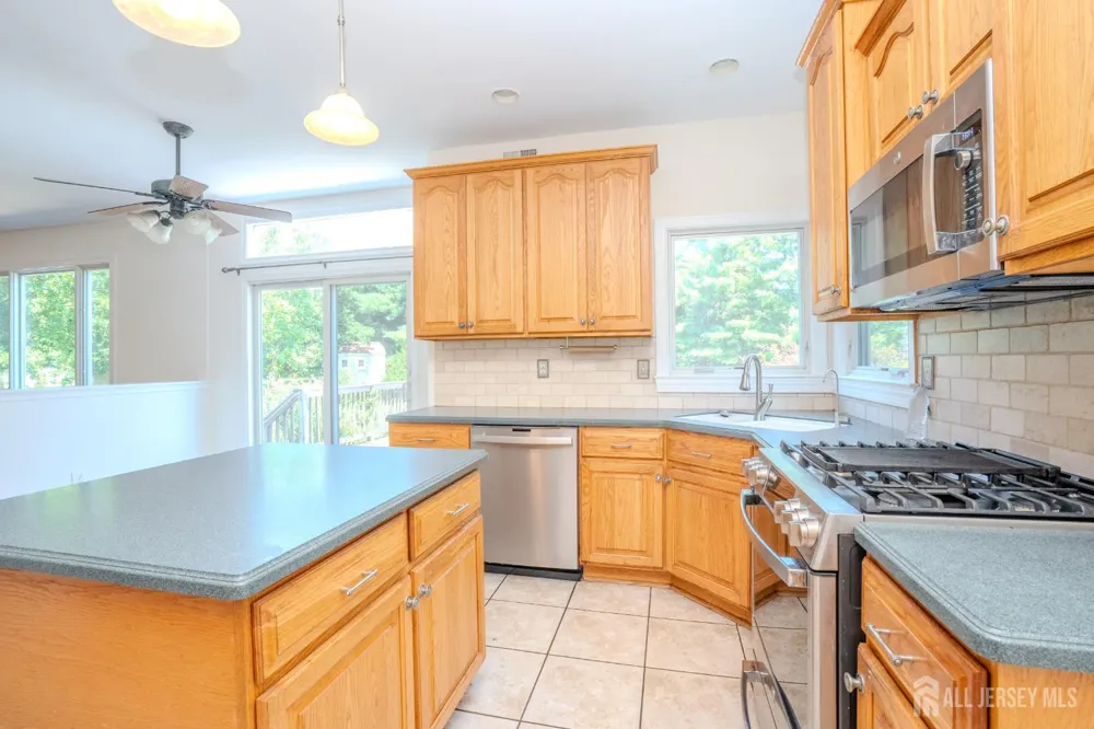 32 W Kincaid Drive West Windsor, NJ 08550