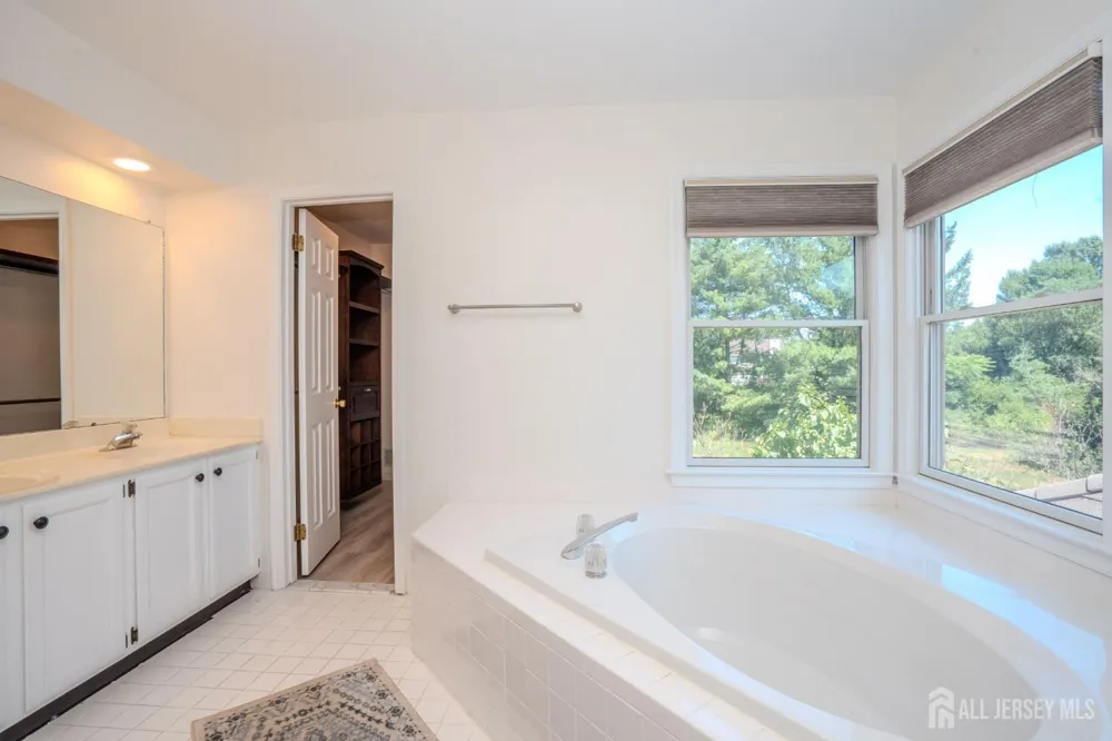 32 W Kincaid Drive West Windsor, NJ 08550