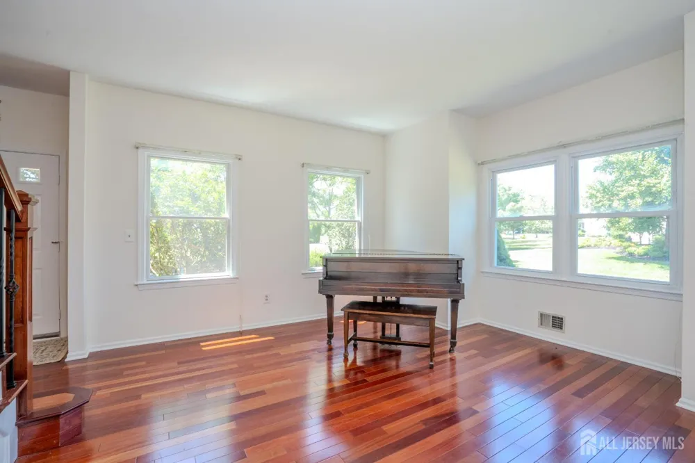 32 W Kincaid Drive West Windsor, NJ 08550
