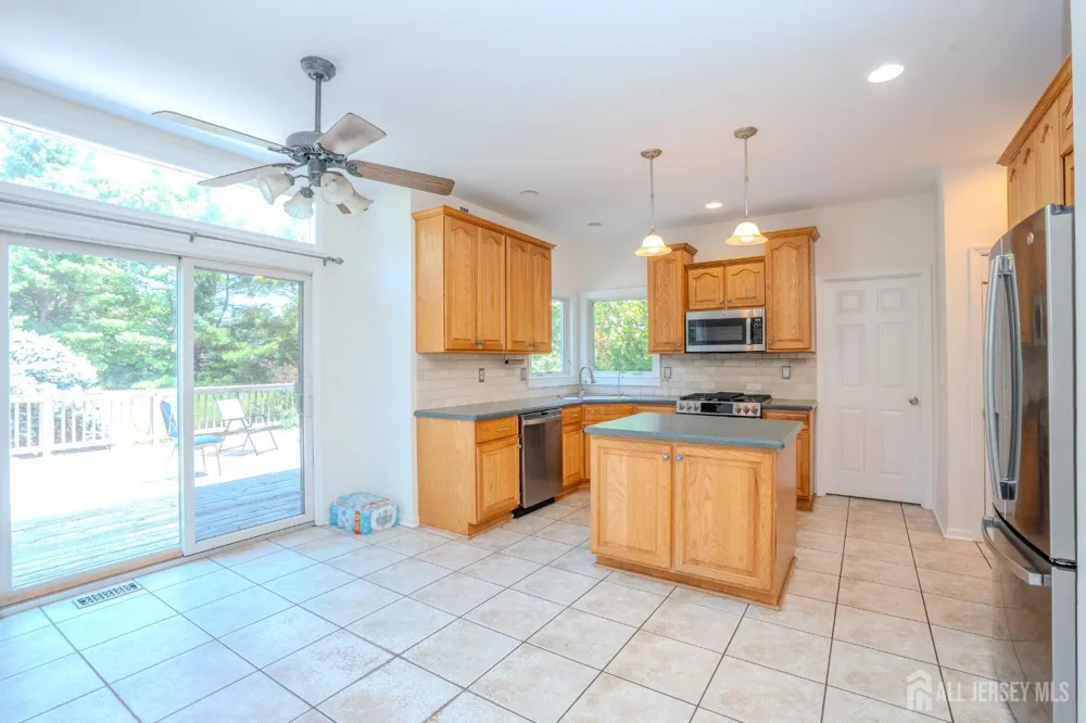 32 W Kincaid Drive West Windsor, NJ 08550