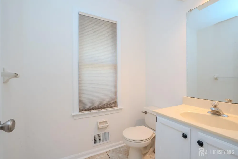 32 W Kincaid Drive West Windsor, NJ 08550