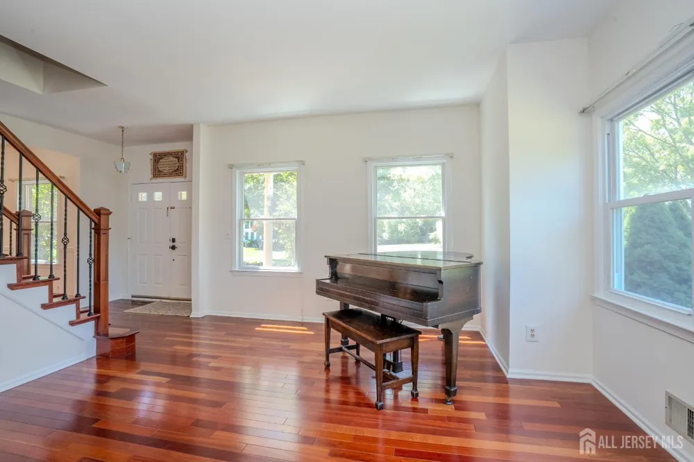 32 W Kincaid Drive West Windsor, NJ 08550