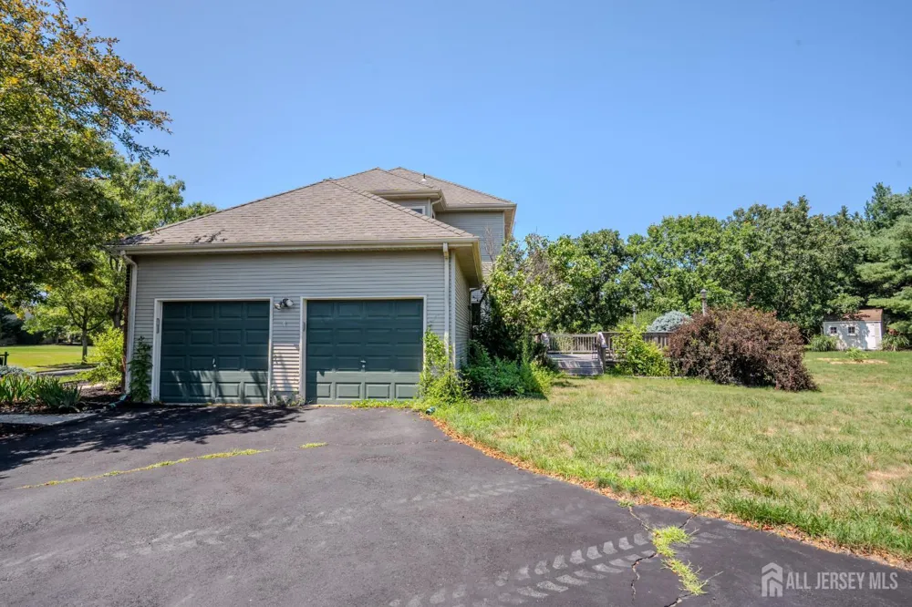 32 W Kincaid Drive West Windsor, NJ 08550