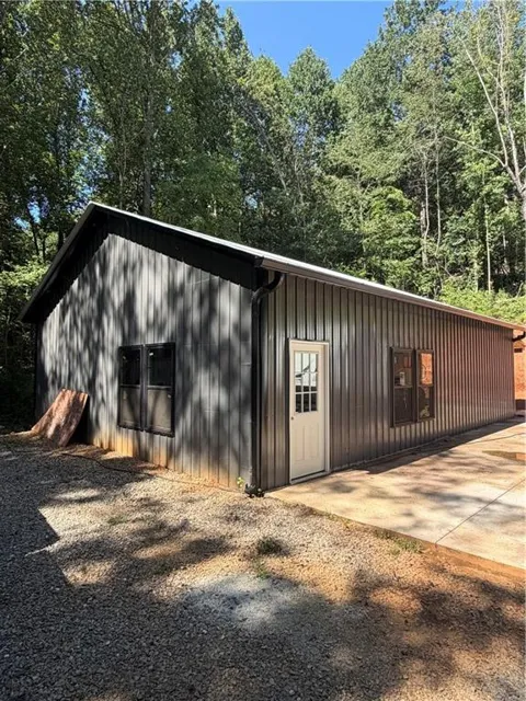 3056 411 HWY