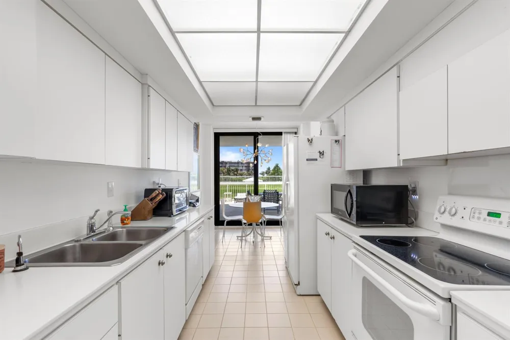 3300 S Ocean Boulevard #103s Palm Beach, FL 33480