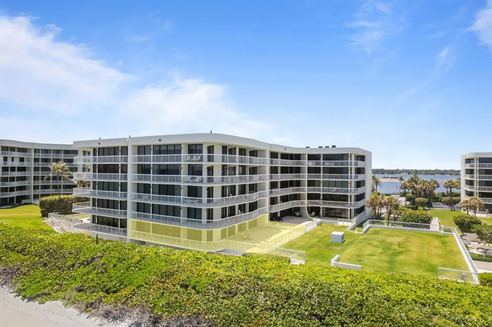 3300 S Ocean Boulevard #103s Palm Beach, FL 33480
