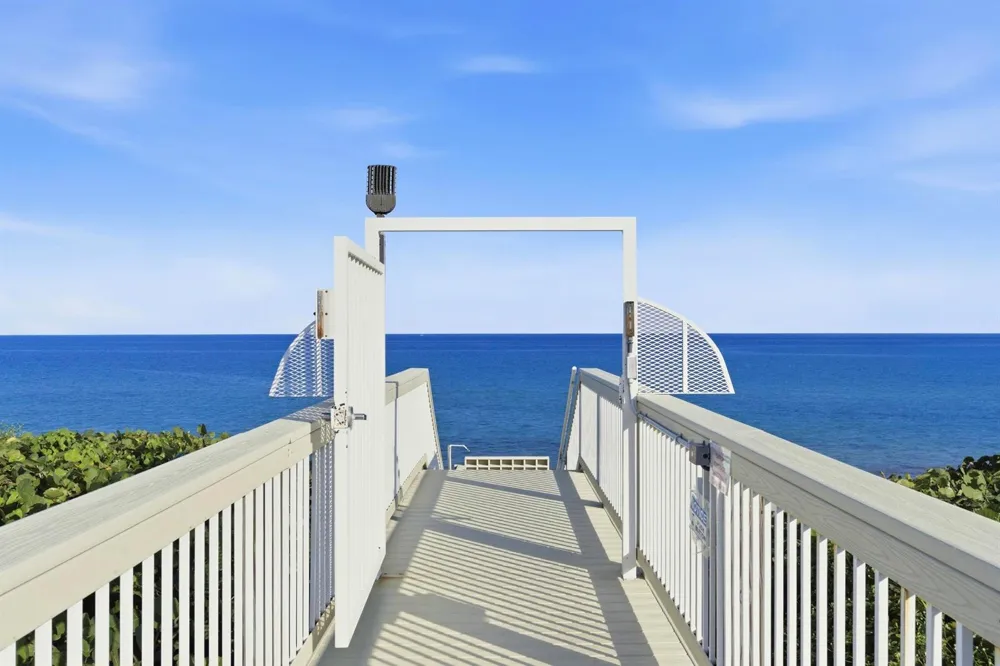 3300 S Ocean Boulevard #103s Palm Beach, FL 33480