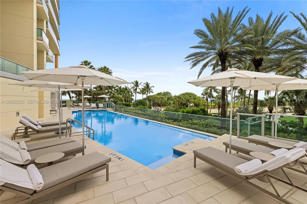 1455 Ocean Dr #1009 Miami Beach, FL 33139