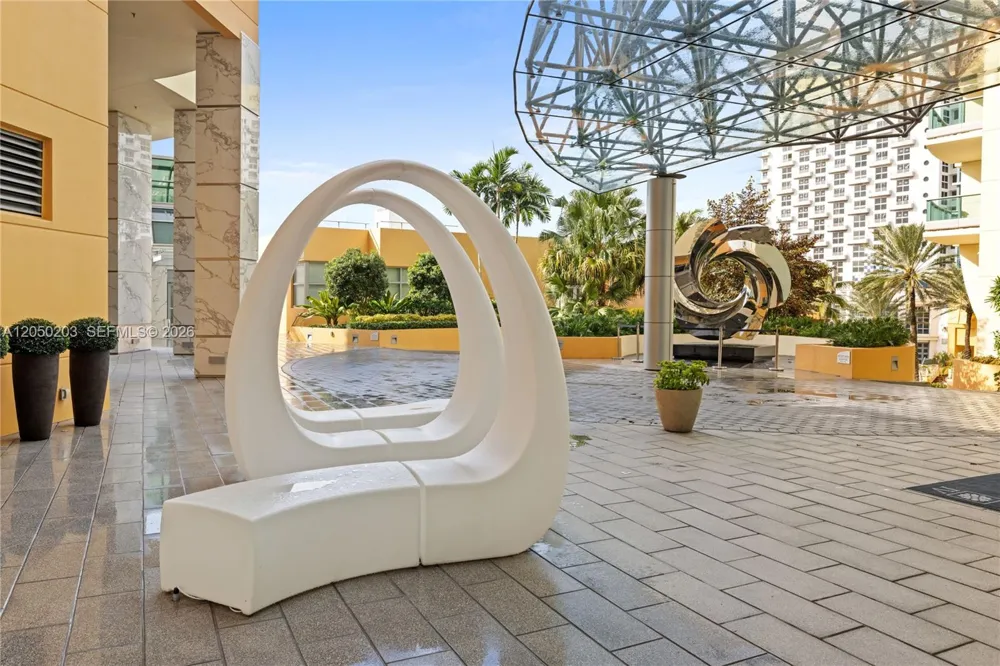 1455 Ocean Dr #1009 Miami Beach, FL 33139