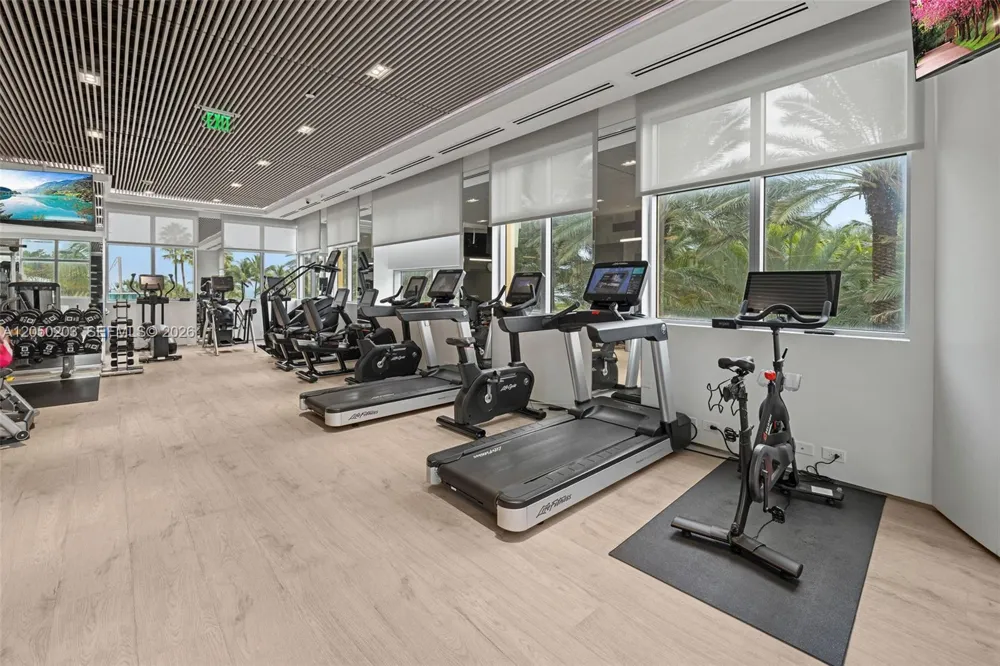1455 Ocean Dr #1009 Miami Beach, FL 33139