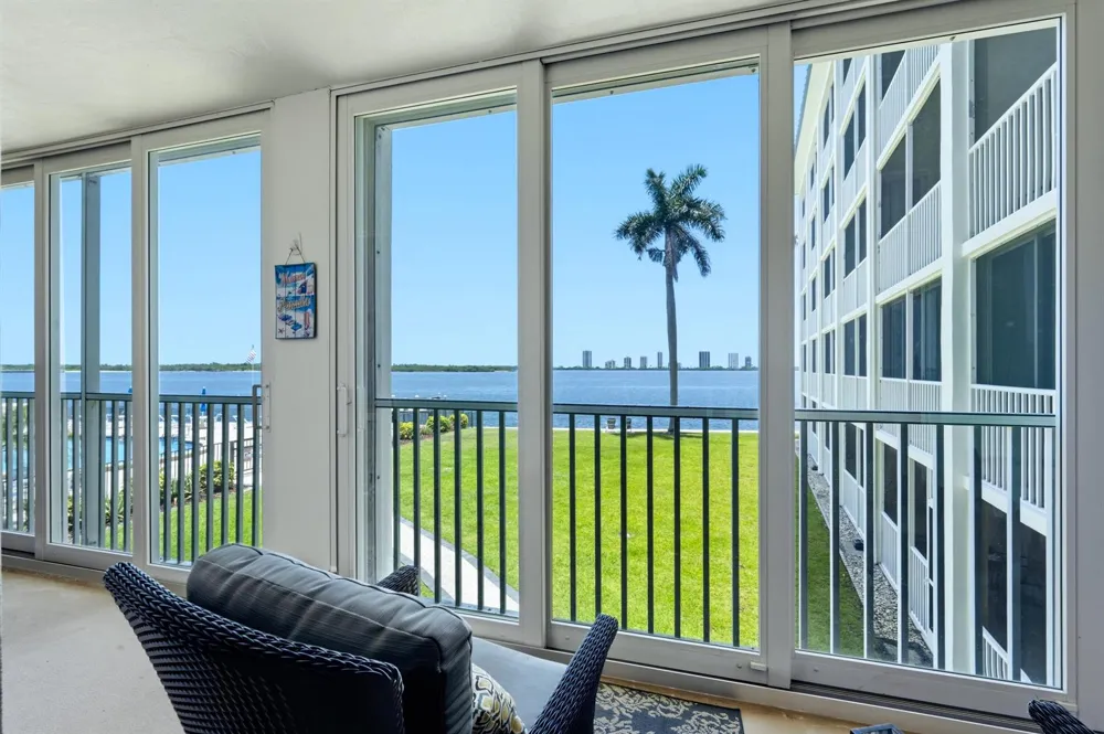 100 Paradise Harbour Boulevard #203 North Palm Beach, FL 33408