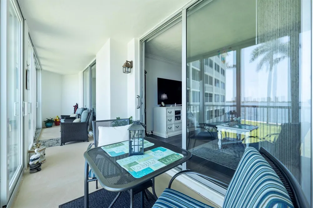 100 Paradise Harbour Boulevard #203 North Palm Beach, FL 33408