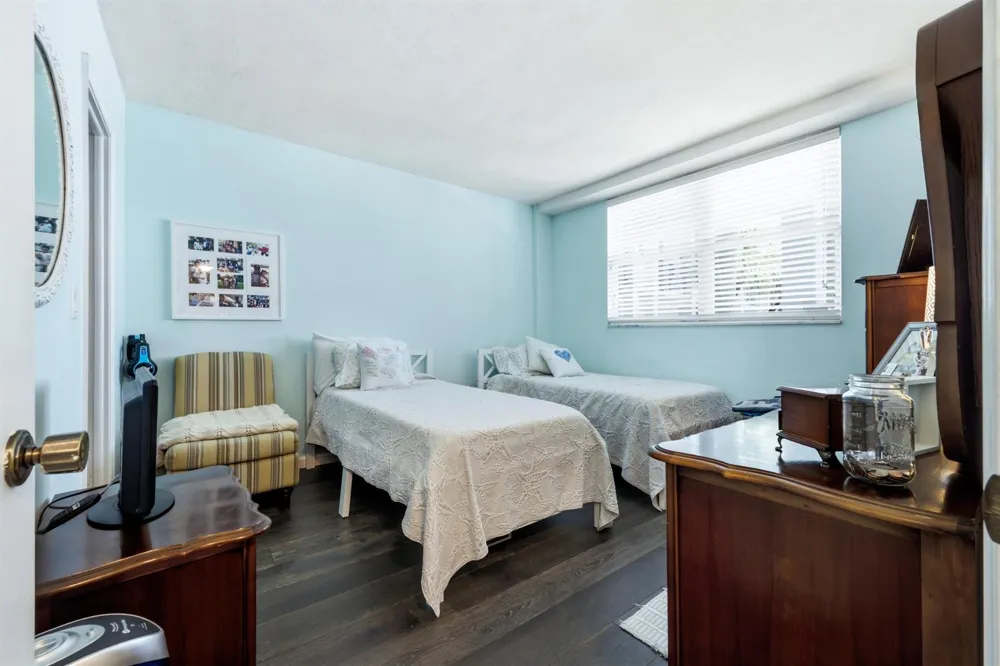 100 Paradise Harbour Boulevard #203 North Palm Beach, FL 33408