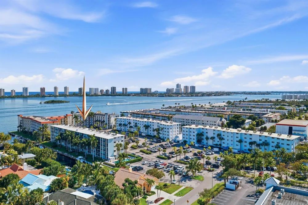 100 Paradise Harbour Boulevard #203 North Palm Beach, FL 33408