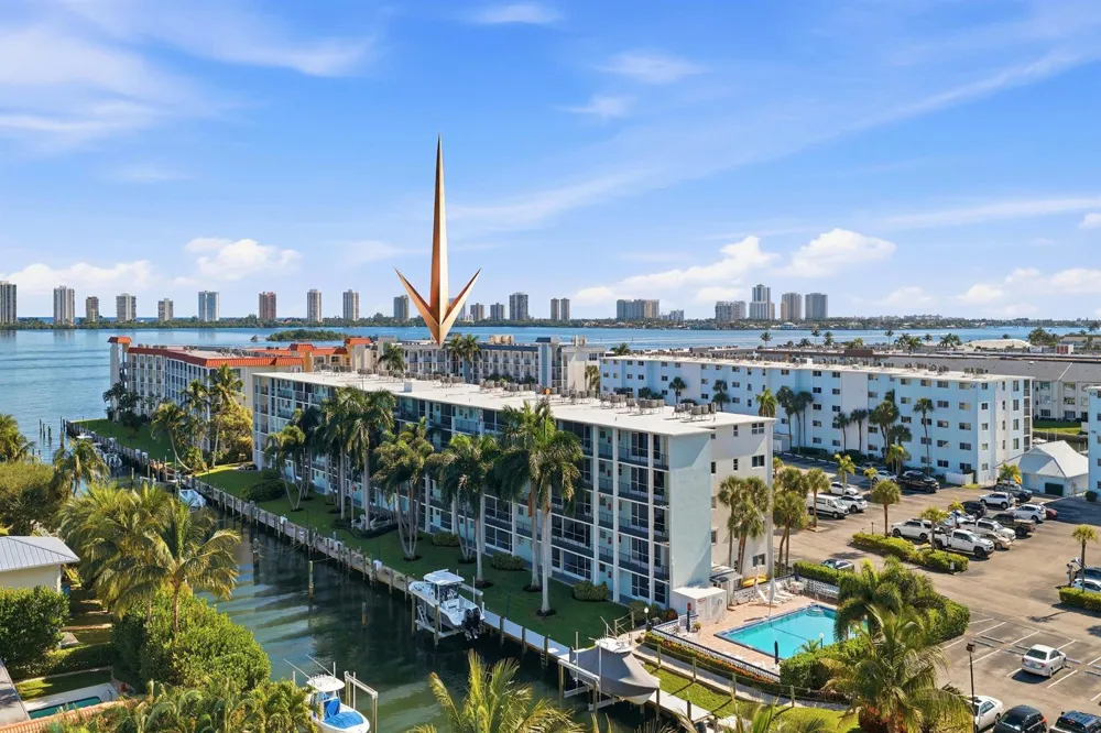 100 Paradise Harbour Boulevard #203 North Palm Beach, FL 33408