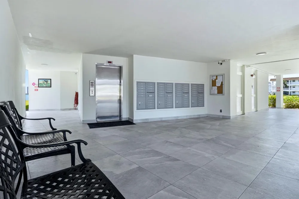 100 Paradise Harbour Boulevard #203 North Palm Beach, FL 33408