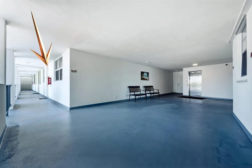 100 Paradise Harbour Boulevard #203 North Palm Beach, FL 33408