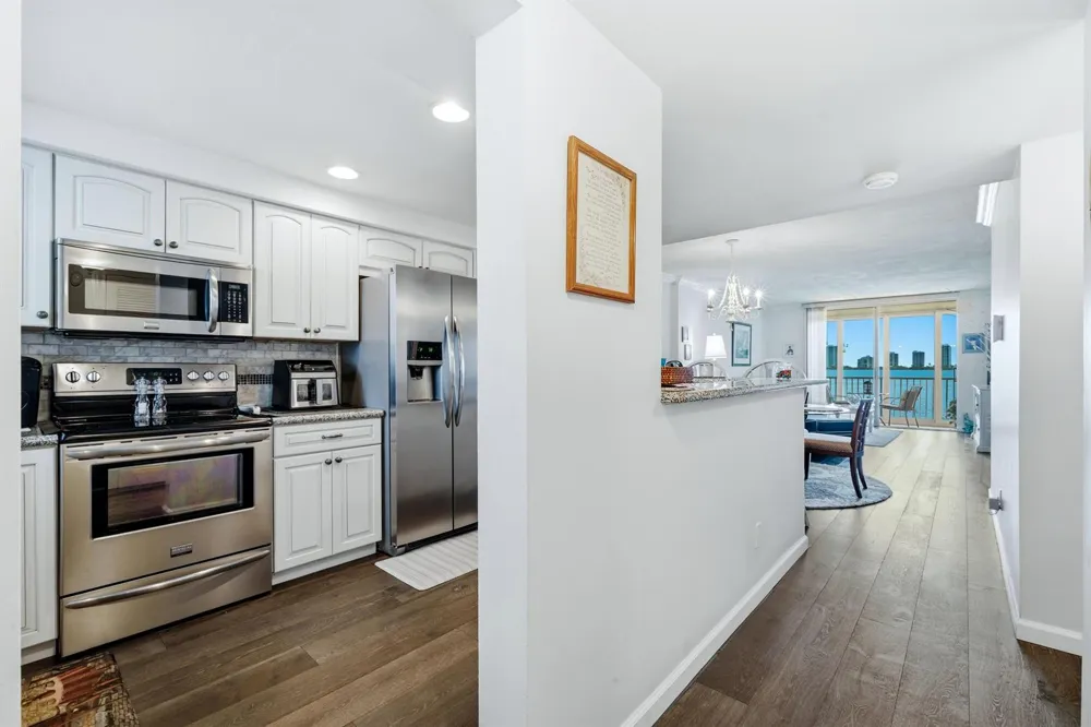 100 Paradise Harbour Boulevard #203 North Palm Beach, FL 33408