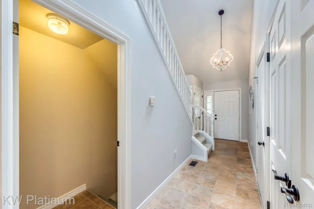 819 E Pointe Port Huron City, MI 48060