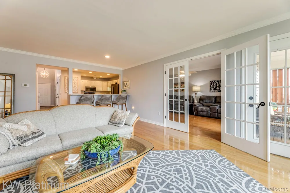 819 E Pointe Port Huron City, MI 48060