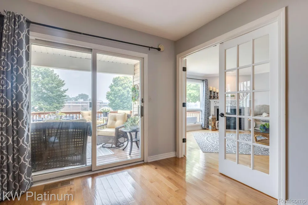 819 E Pointe Port Huron City, MI 48060