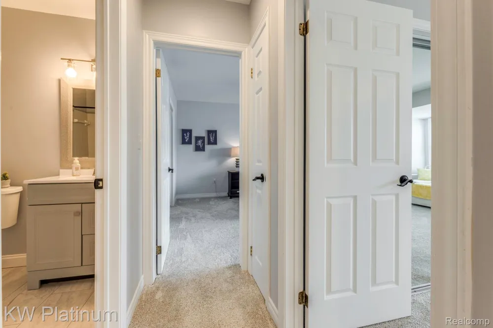 819 E Pointe Port Huron City, MI 48060