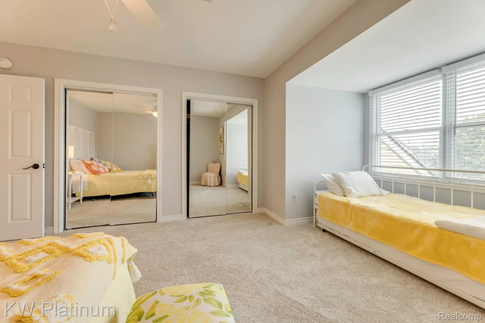 819 E Pointe Port Huron City, MI 48060