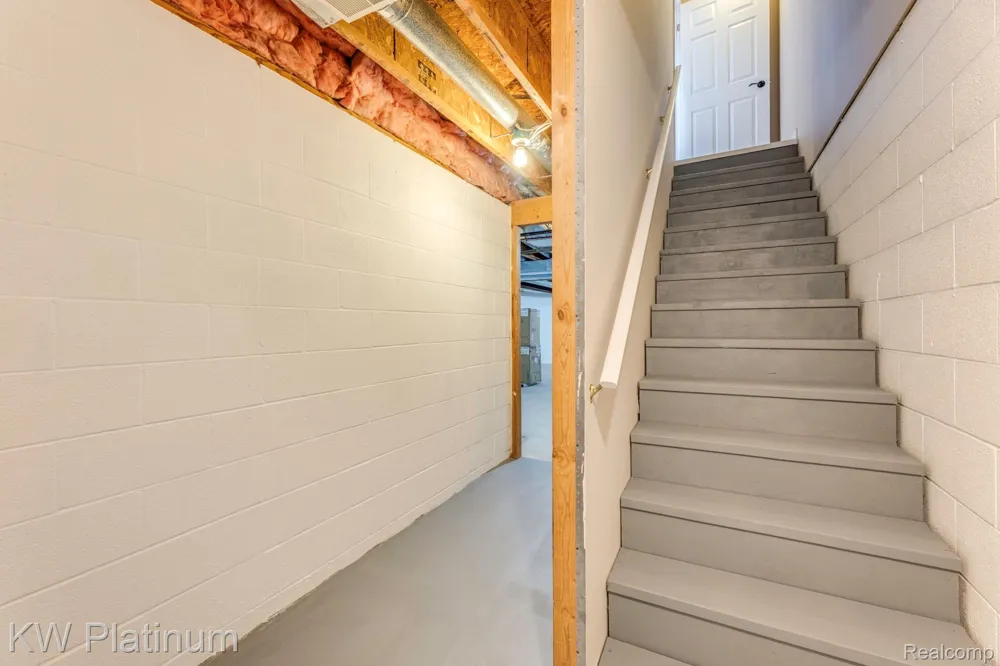 819 E Pointe Port Huron City, MI 48060