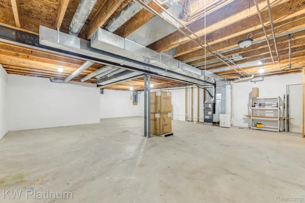 819 E Pointe Port Huron City, MI 48060