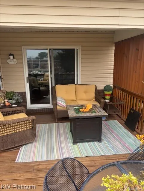 819 E Pointe Port Huron City, MI 48060