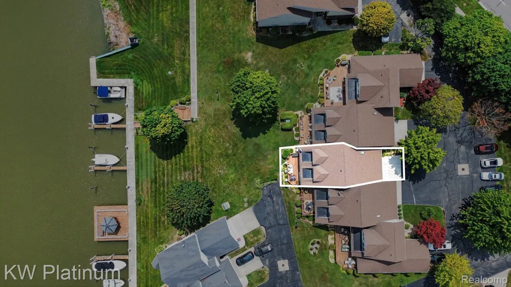 819 E Pointe Port Huron City, MI 48060